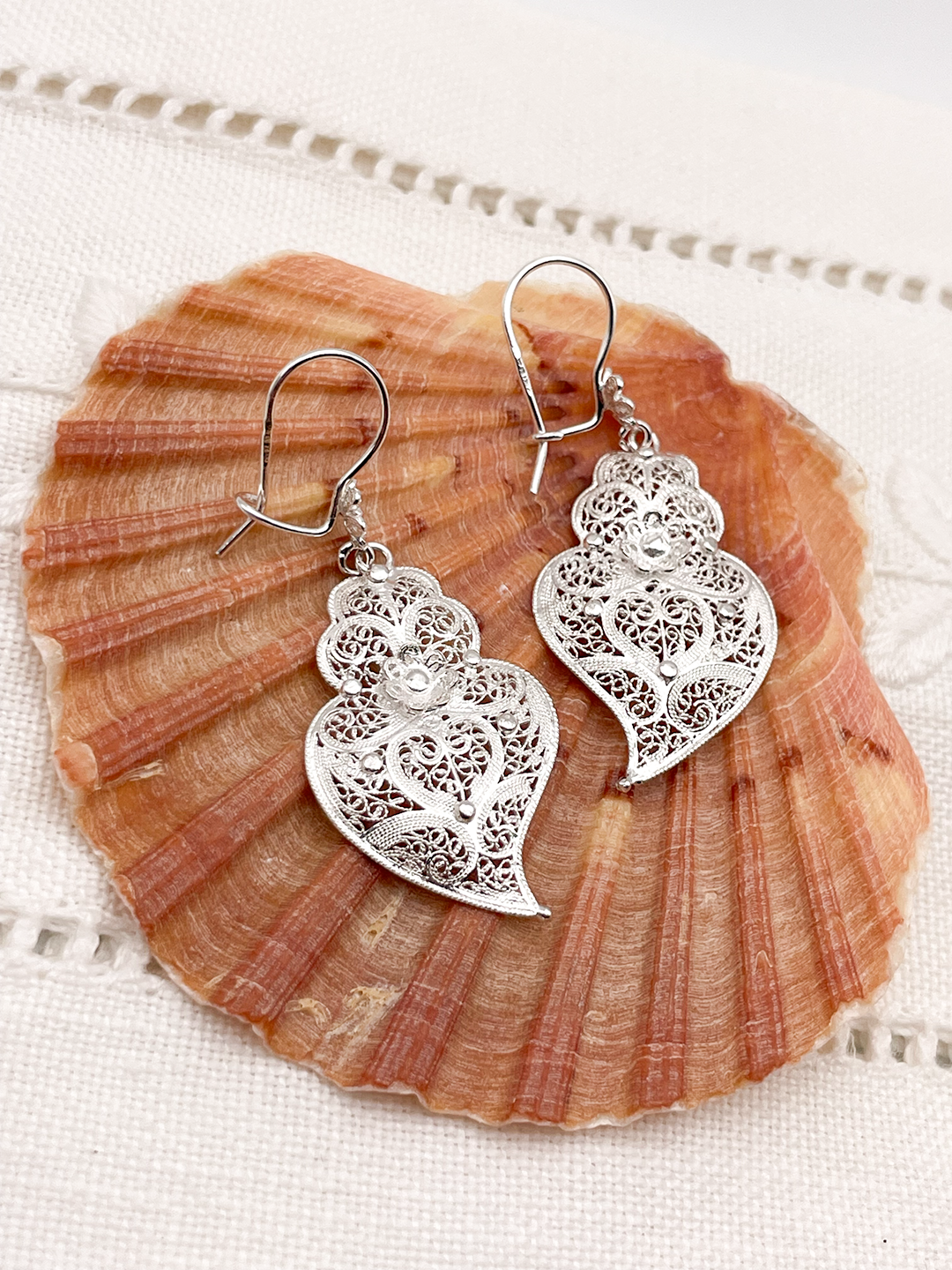 Boucles d'oreilles coeur Viana avec fleur